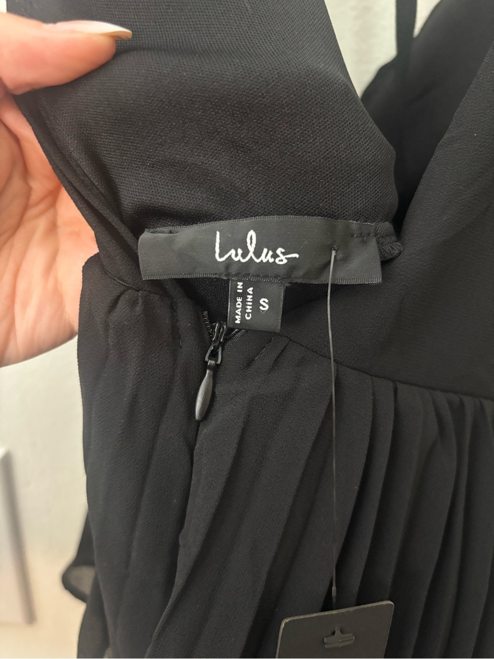NWT Lulu's Black Tiered V-Neck Maxi Dress -size small - Picture 5 of 5